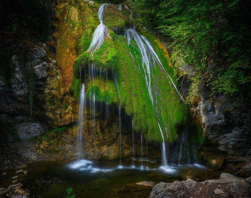 Прохлада ущелья фото превью