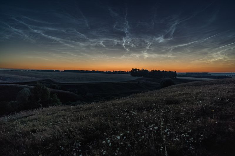 Серебристые облака фото превью