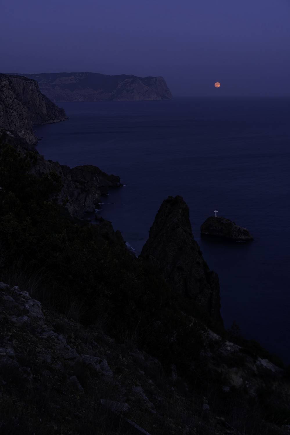 Россия, Крым, Севастополь, мыс Фиолент, Скала Святого Явления, мыс Айя, луна, Гаврилов Юрий