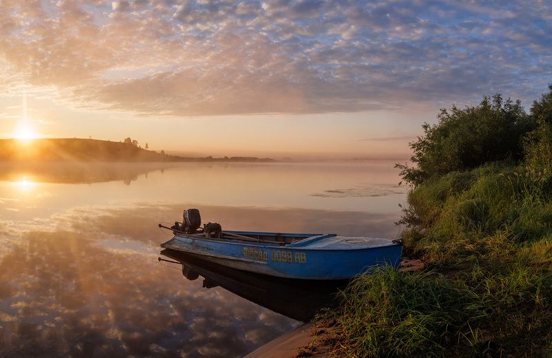 лодка, рассвет, река, пейзаж, утро на реке, турчасово Утро на реке фото превью