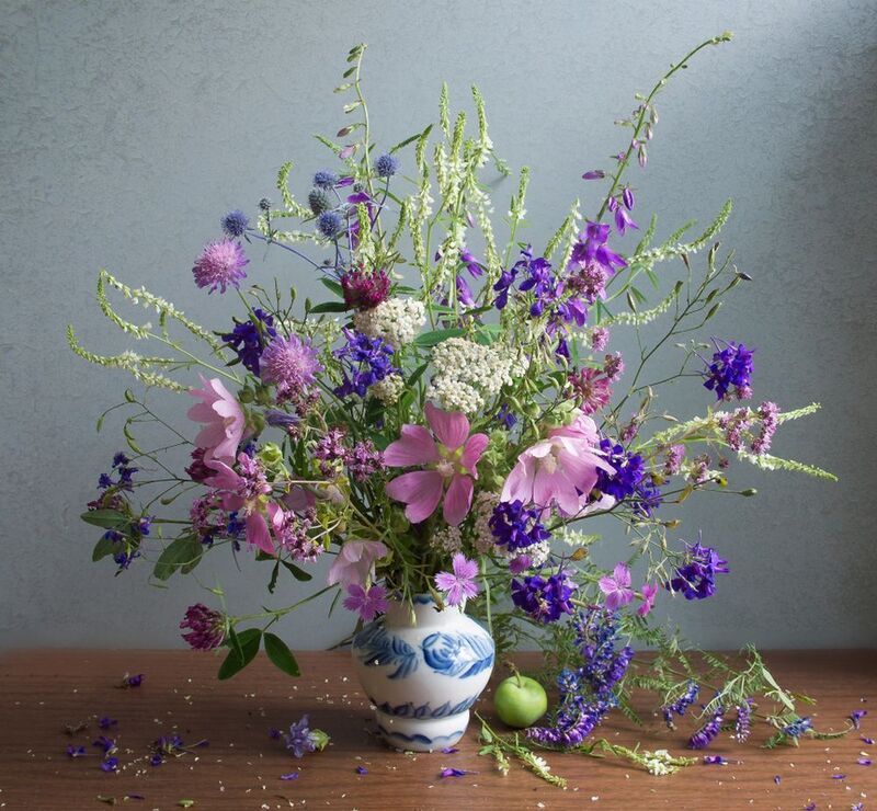 донник белый, мальва, цветы, букет, лето Букет с белым донником и мальвой. фото превью