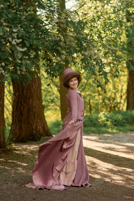 женский портрет, фотосессия на пленере, модерн Прогулка фото превью