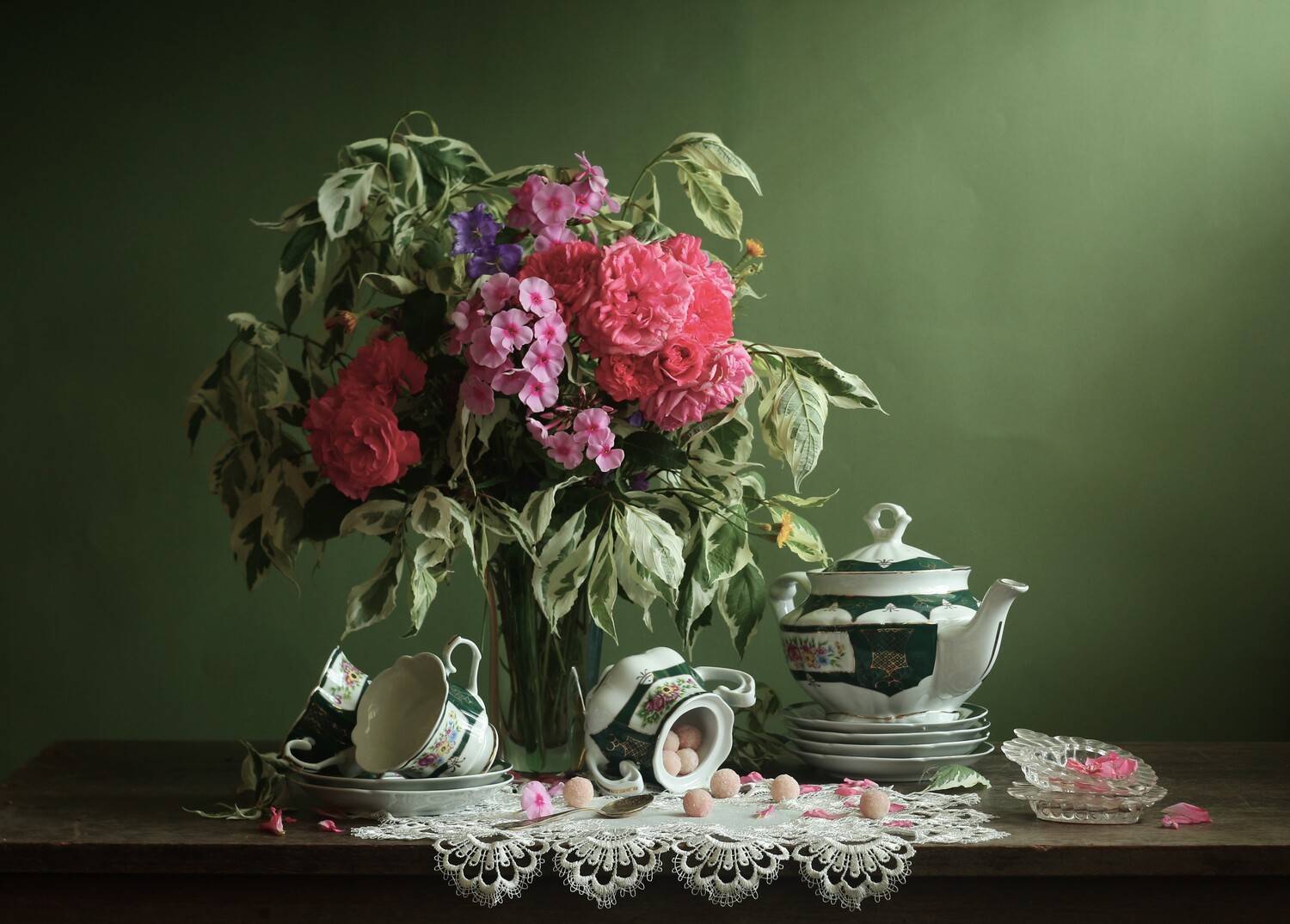 , Людмила Хрусталева*