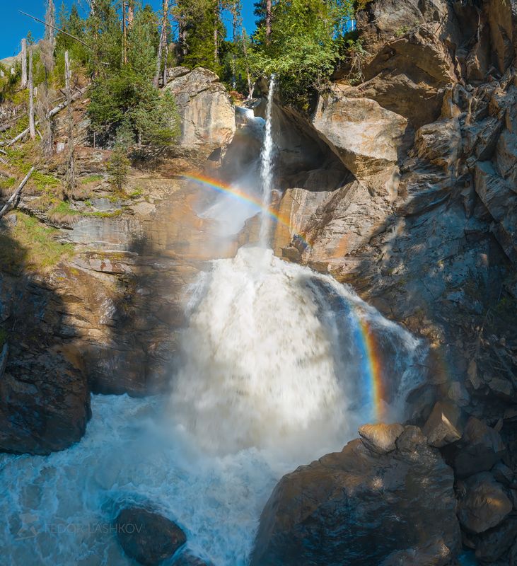 северный кавказ, карачаево-черкесия, водопад, ущелье, скалы, горы, горное, река, речное, лес, сосна, Водопад в горах Кавказа фото превью