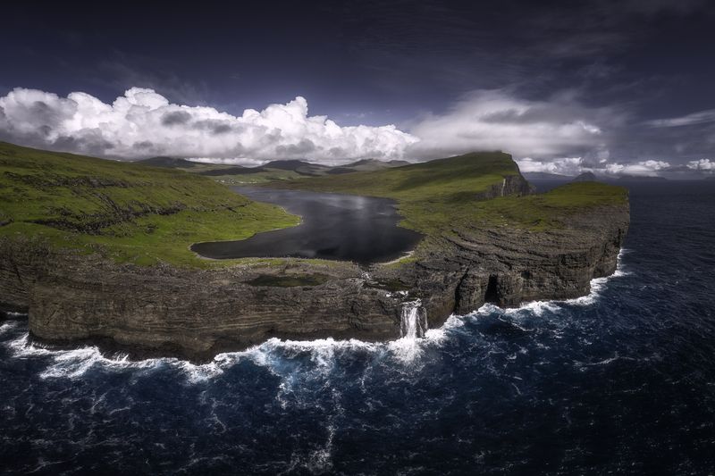 Floating lake фото превью