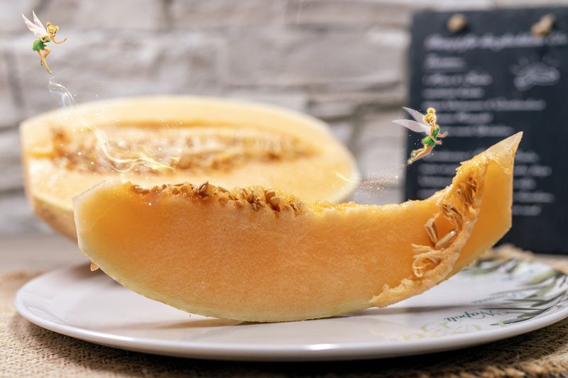 Еда БЫЛИ ГОСТИ ЕЛИ ДЫНЬКУ .  фото превью