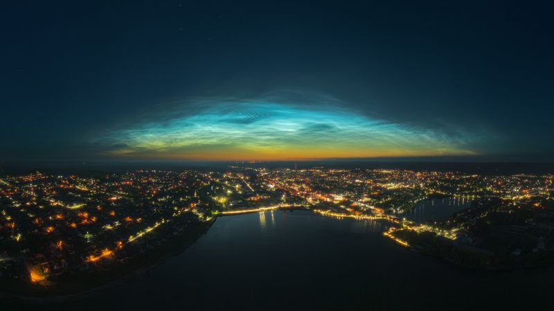 Серебристые облака фото превью