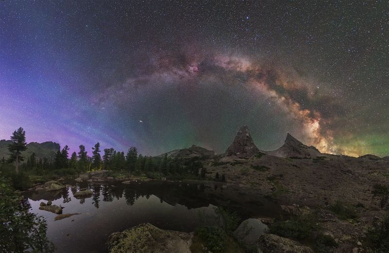 астрофото, астрофотография, ночь, астрономия, астропейзаж, кавказ, млечный путь, звезды, ночное небо, night, nightphotography, stars, milkyway, longexposure Млечный путь над Параболой и полярное сияние фото превью