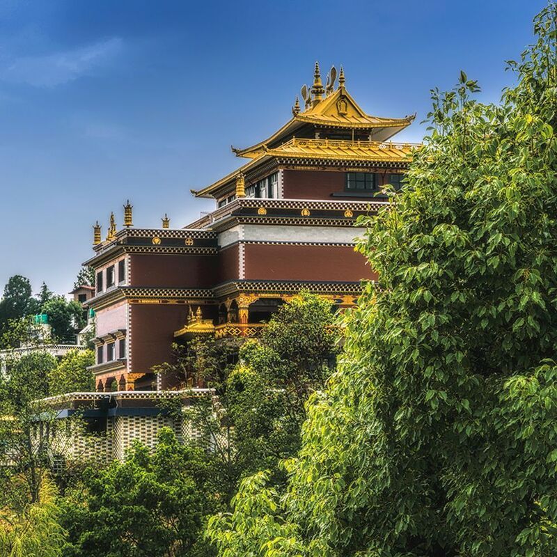 Монастырь Thrangu Tashi Yangtse - главная обитель тибетского буддизма в Непале. фото превью