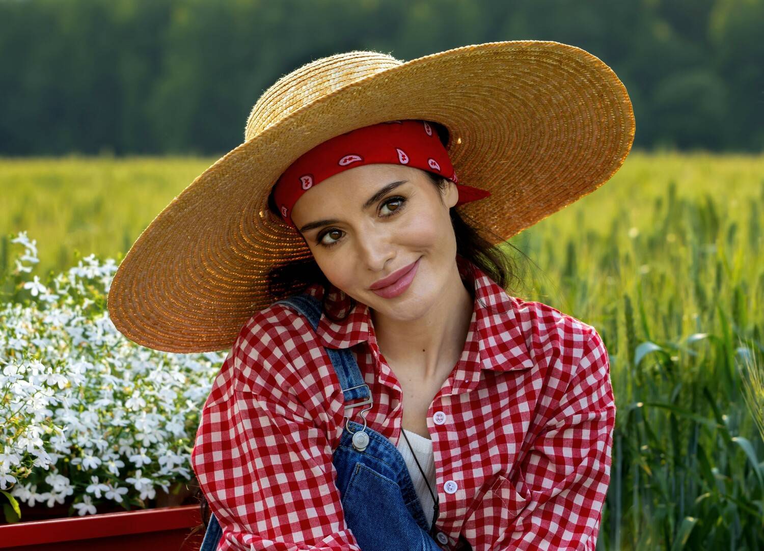 девушка, поле, лето, июль, шляпа, сельский образ, клетчатая рубашка, Наталья Герцен
