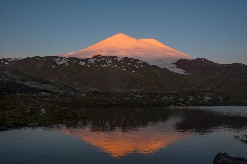 северное приэльбрусье, кабардино-балкария Эльбрус на рассвете фото превью