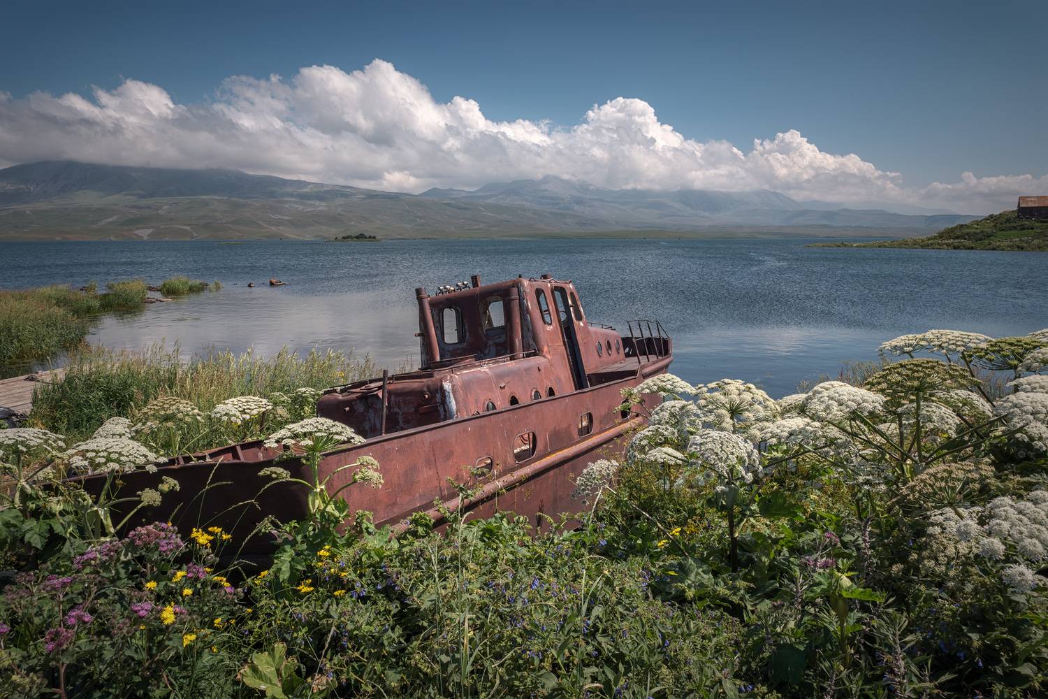 boat, tabatskuri, lake, flowers, day, summer, water, mountains, clouds, landscape, scenery, travel, outdoors, caucasus, sakartvelo, georgia, chizh, ტაბაწყური, Чиж Андрей