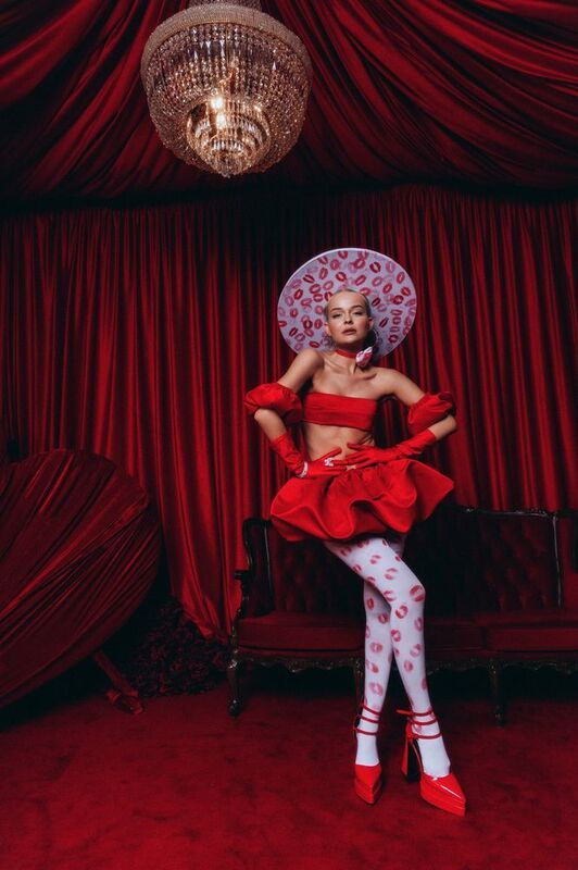 Поцелуй фото превью