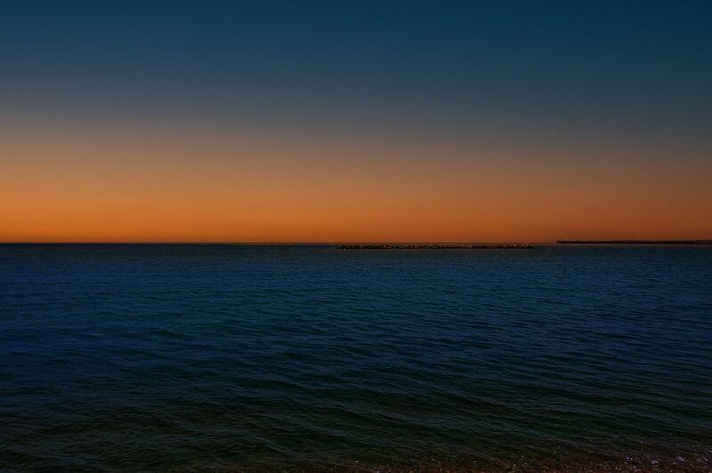 Вечерний минимализм фото превью