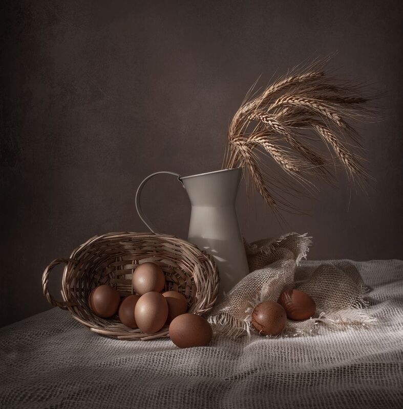 Still life, eggs, wheat, light, texture Eggs and wheat фото превью