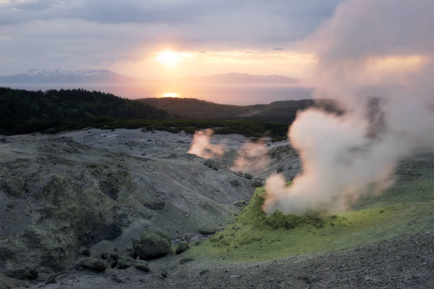 кунашир, сахалин, сахалинская область, курилы, курильские острова, вулкан менделеева, kuril islands, far east, дальний восток, kunashir, фумарола, ревущая, вулкан, закат, Телешов Александр