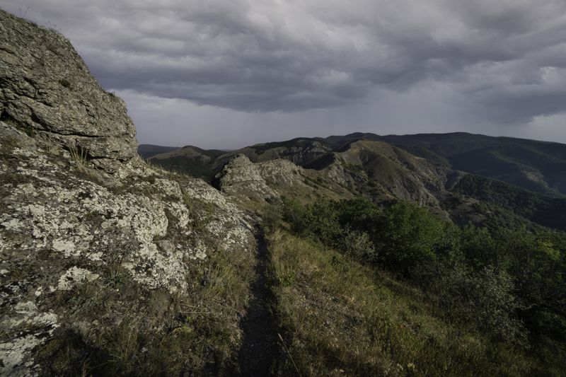 Россия, Крым, Судак, Междуречье, хребет Орта-Сырт, рассвет Хребет Орта-Сырт фото превью
