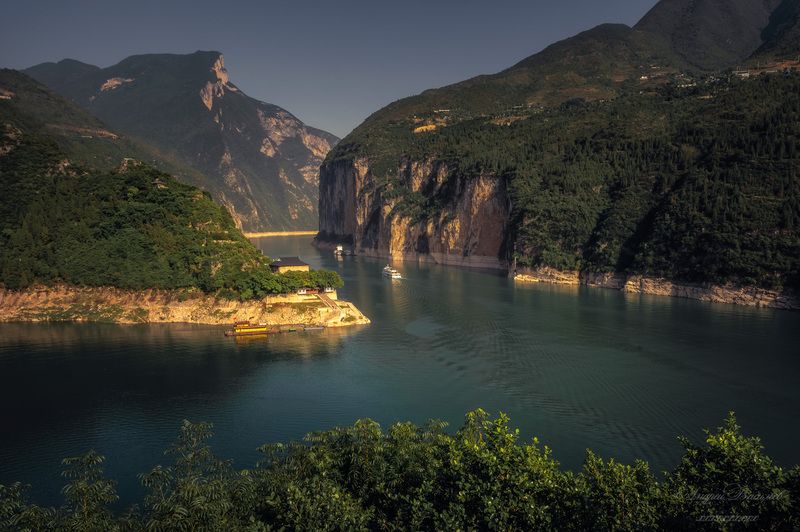 пейзаж, реки Китая, река Янцзы, Янцзы, Китай Вид со смотровой площадки храмового комплекса Байдичэн (Город Белого Императора), Китай фото превью