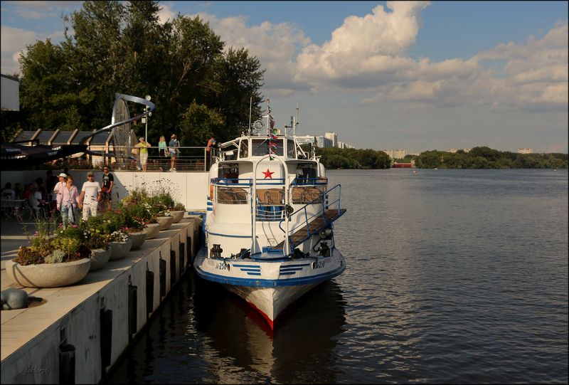 москва, архитектура, транспорт, город  ,набережная, прогулочный катер, москва река Коломенское Москва фото превью
