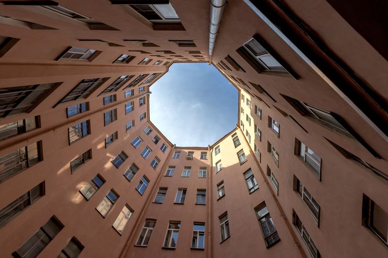 город архитектура здание двор геометрия постройка Дом восьмиугольник фото превью