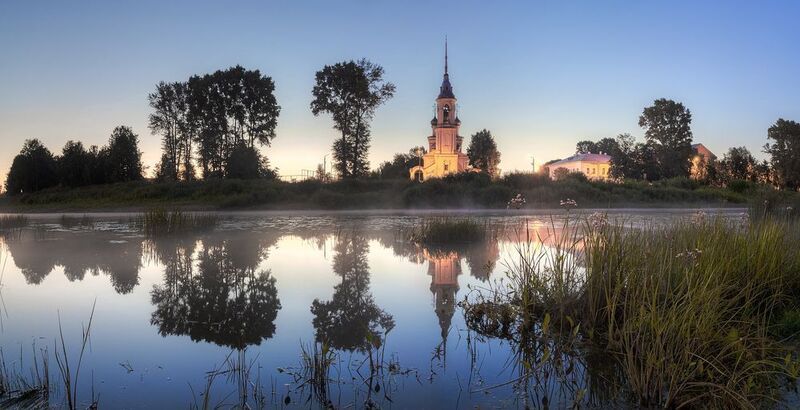 лето, утро, река, туман, церковь  фото превью