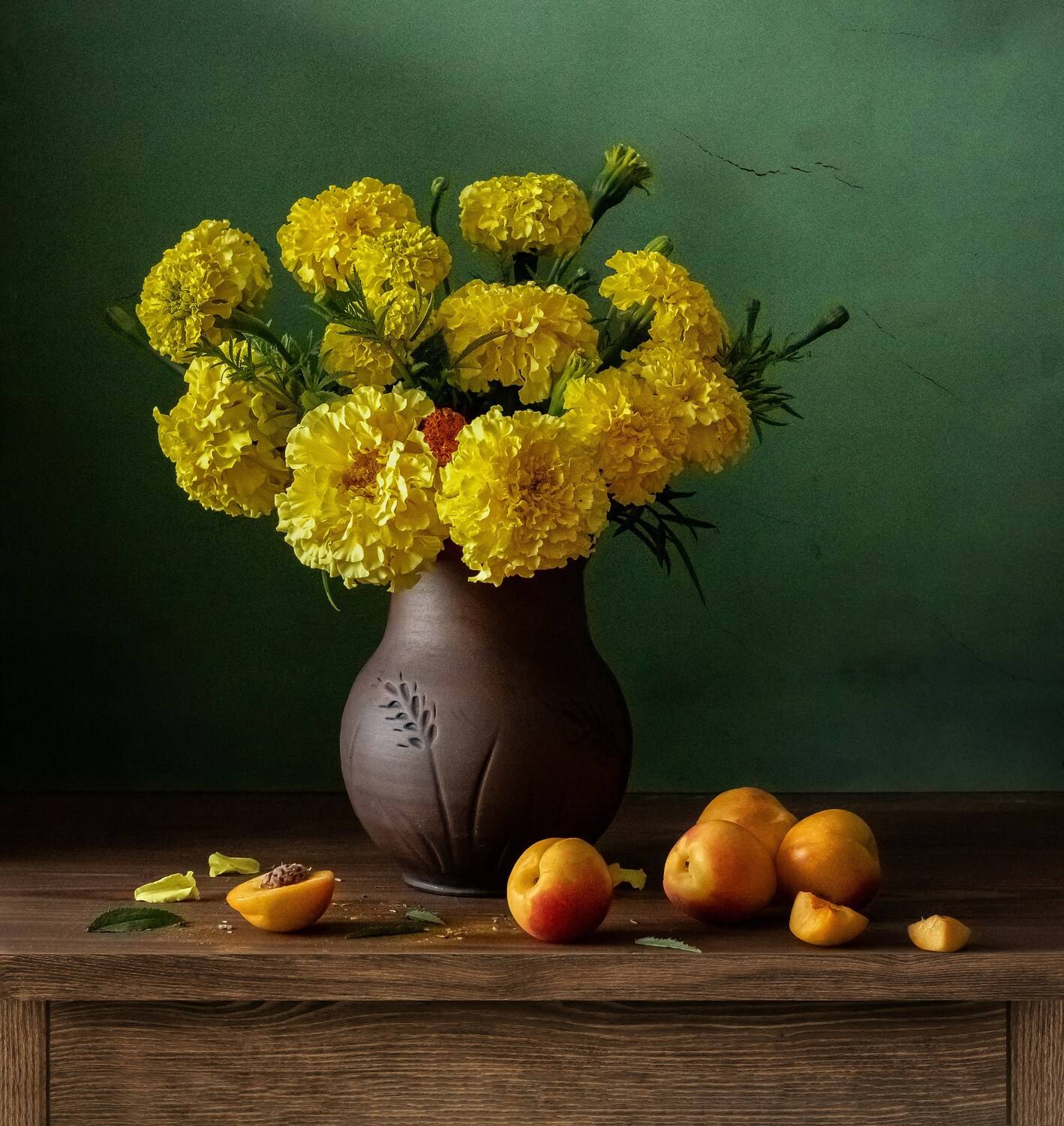 натюрморт, бархатцы, нектарины, букет, Ирина Зиннурова