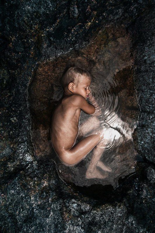 ребенок, мать, земля, вода, камень, скала Мать Земля фото превью