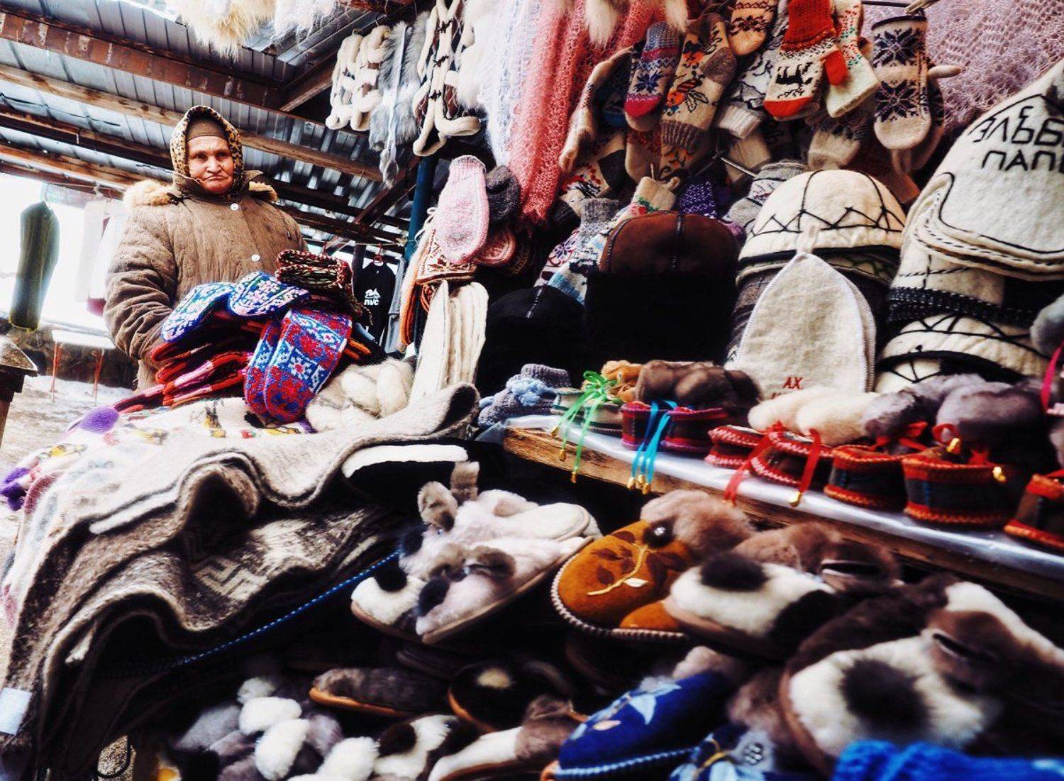 портрет, рынок, бабушка, шерсть, валенки, товар, кавказ, приэльбруьсе, чегет, зима, portrait,  caucasus, winter, elbrus, Осадчая Алеся