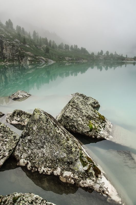 застывшие в изумрудной воде фото превью