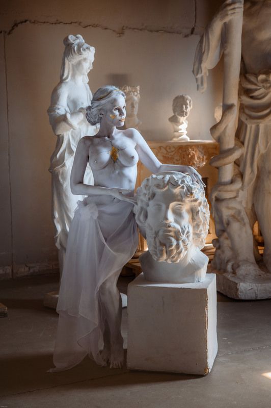 статуя, скультпура, бодиарт Ожившая статуя фото превью