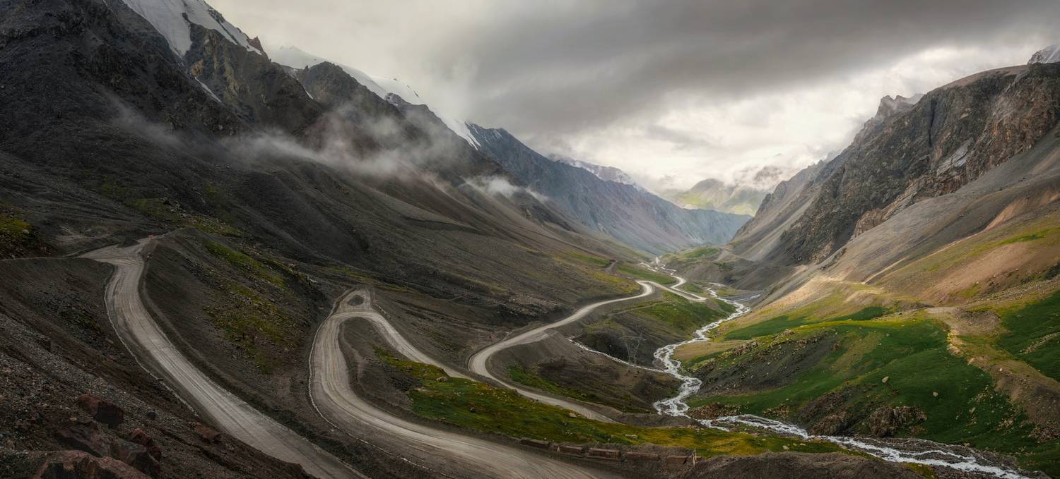 киргизия, горы тянь-шань, ущелье барскаун, дорога на золотодобывающий рудник кумтор, Кетова Вера