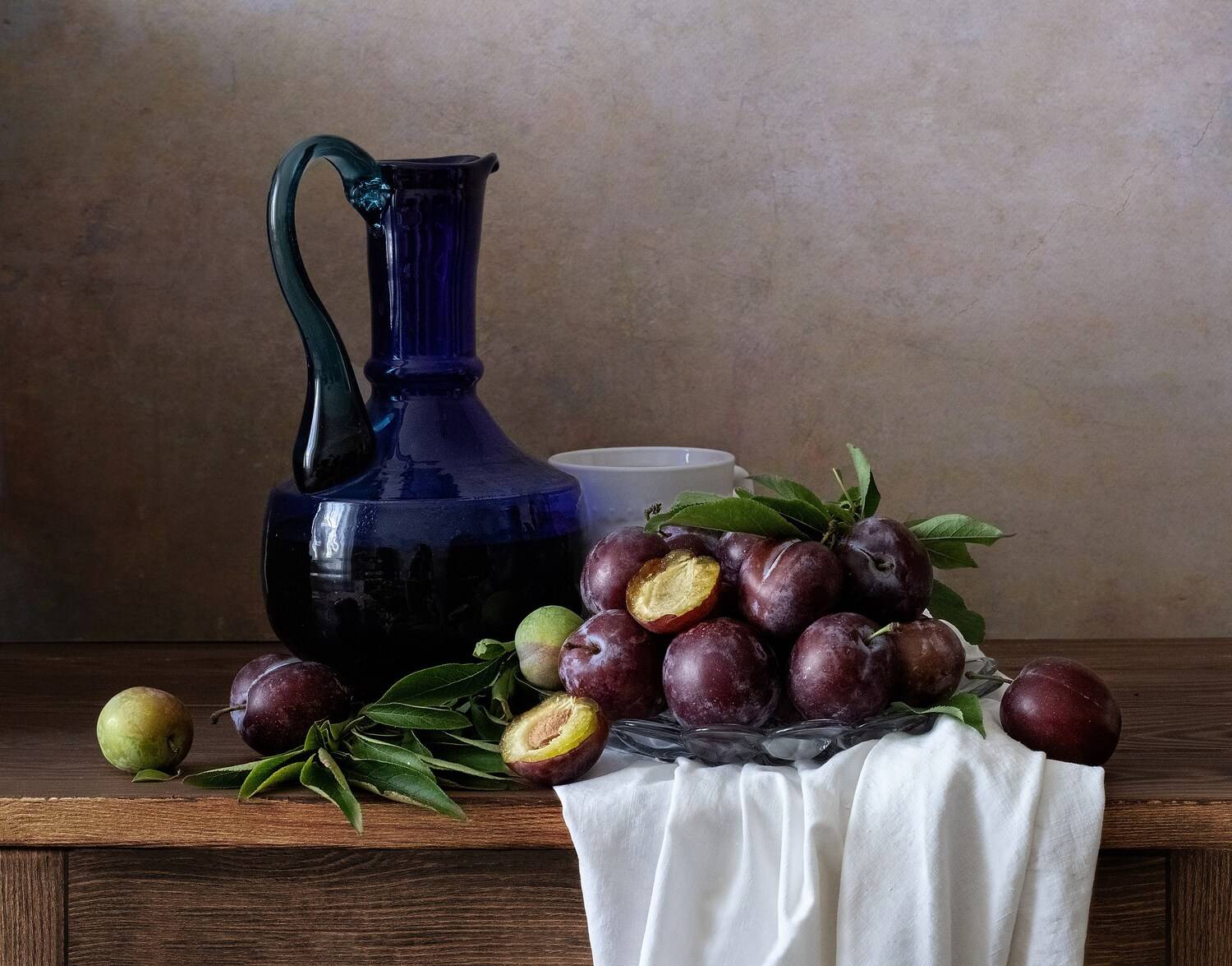 сливы, натюрморт, Ирина Зиннурова