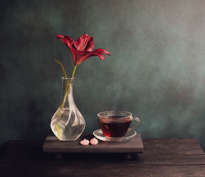 Лилия и чашка чая.. фото превью