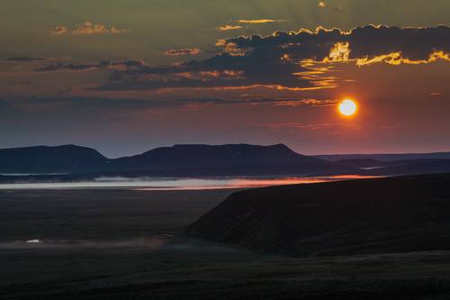 Рассвет в долине реки Гаванская (Командоры)
