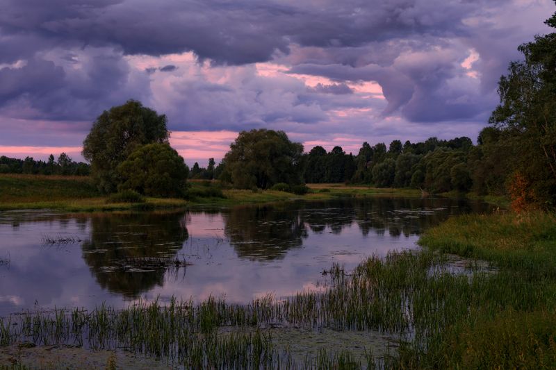 Вечер у реки фото превью