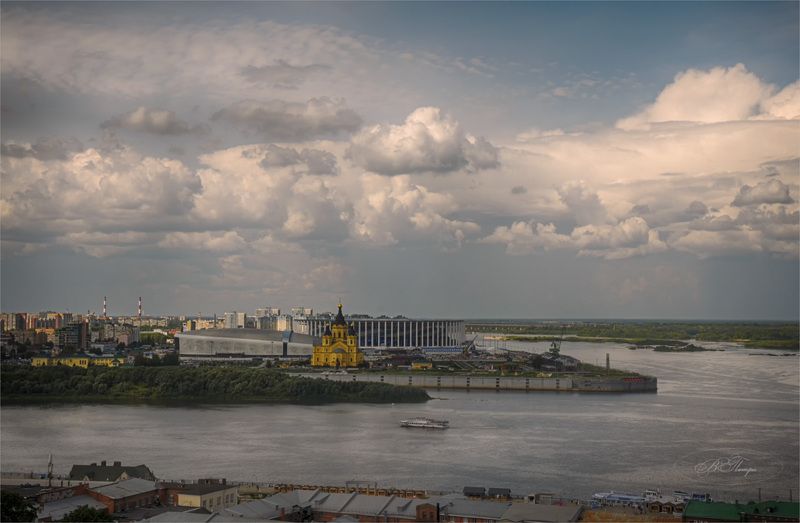 храм стадион река облака Стрелка фото превью