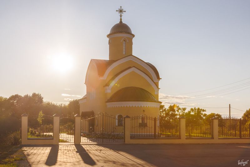Под сводами храма святой Нины в Новом Жуково. фото превью