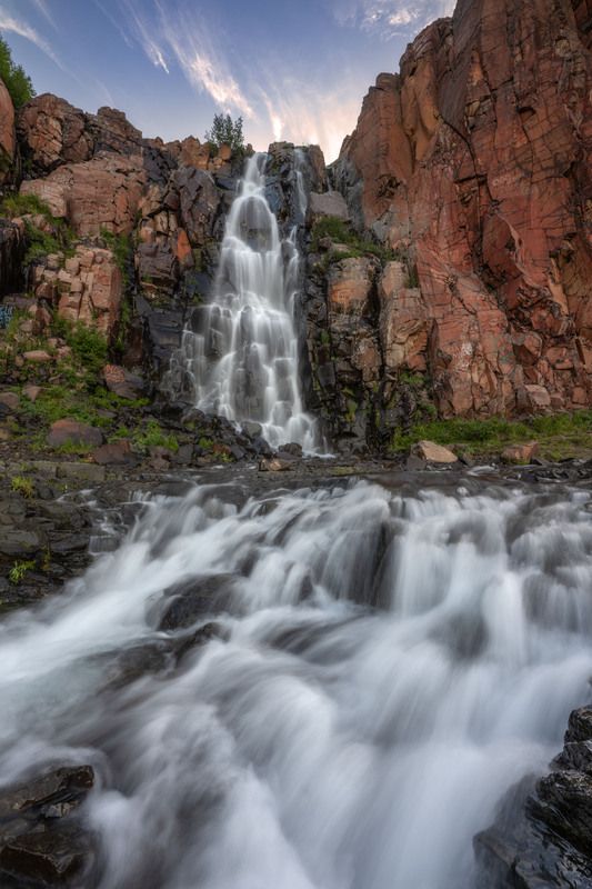 норильск, красные камни, водопад Водопад Красные камни фото превью
