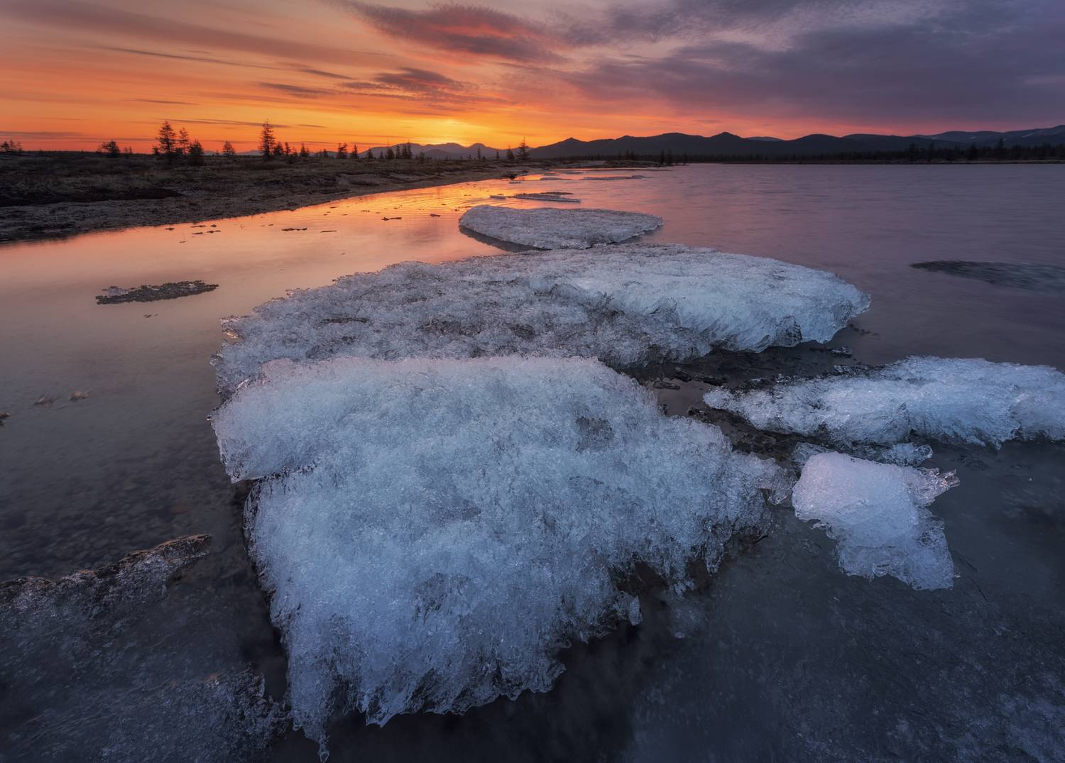  Озеро_Момонтай пейзажи_Колымы Магаданская_область июньский_лёд рассвет утро белые_ночи, Шишкин Дмитрий