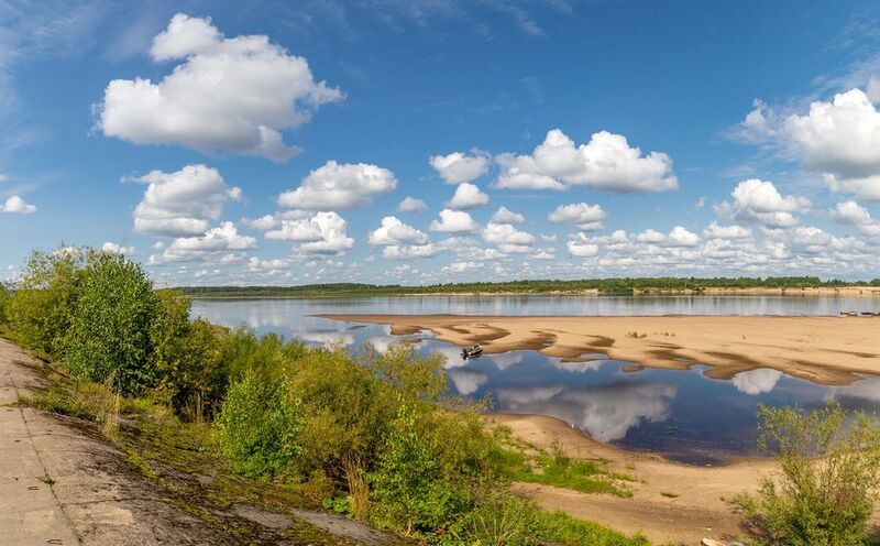 вычегда, река, небо, облака, отражение, песок Вычегда летом. фото превью