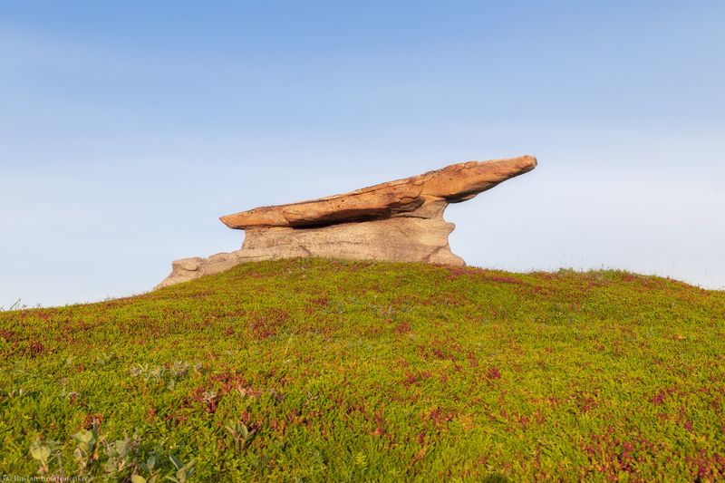 Берег рыжих камней Берег рыжих камней фото превью