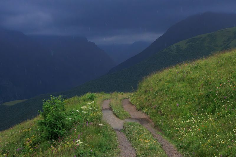 горы туча облако ливень дождь ...таки накрыло ))) фото превью
