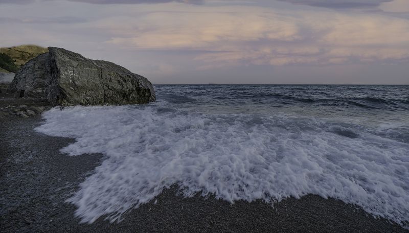 россия, крым, севастополь, урочище батилиман, ласпийская бухта В бухте Ласпи фото превью