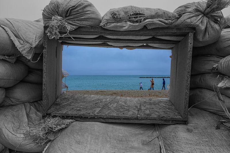 Морской пейзаж в рамке фото превью