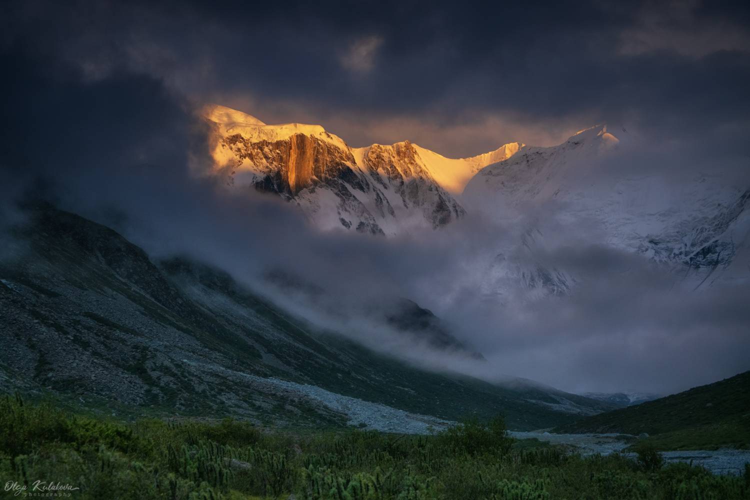 горы баянкол мраморная стена вечер закат, Ольга Кулакова