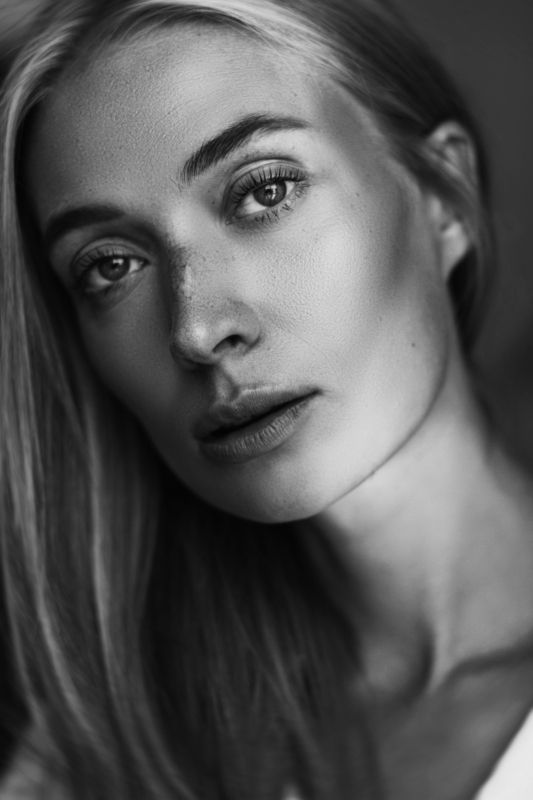 женский портрет Юля фото превью