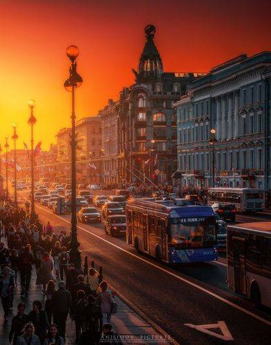 Жаркий вечер на Невском