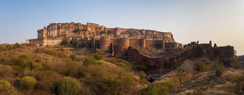 Форт Мехрангарх, Джодхпур, Раджастхан, Индия, панорама, тур, поездка, путешествие, восток, азия, индийский, достопримечательность, туризм, пейзаж, старинный, старый, крепость Панорама форта Мехрангарх. Джодхпур, Раджастхан, Индия фото превью