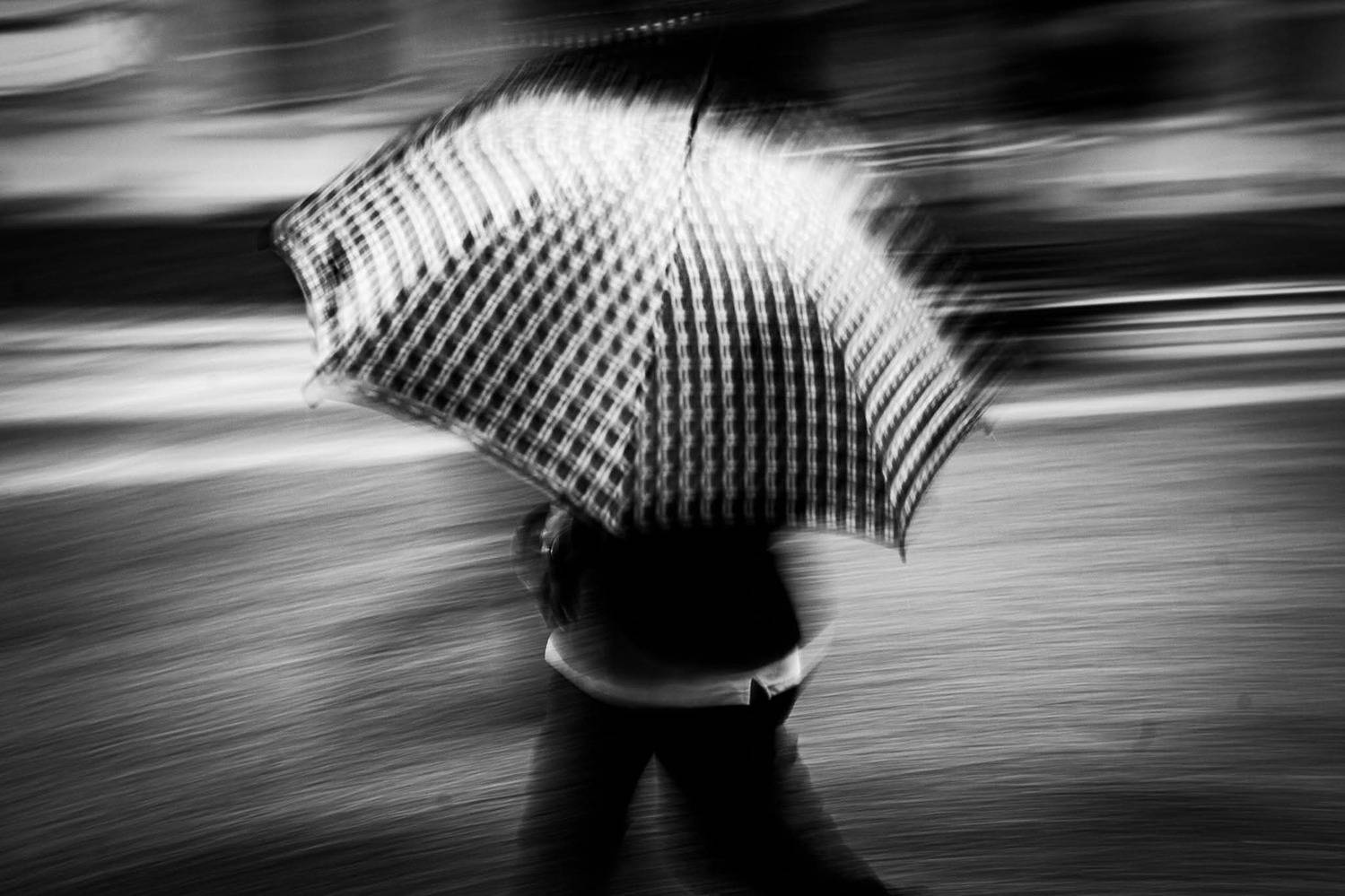 streetphotography, street, fotograf&iacute;a callejera, bastian cifuentes araya, periodista furioso, streetphoto, street photo, street photography, rain, lluvia, Basti&aacute;n Cifuentes Araya