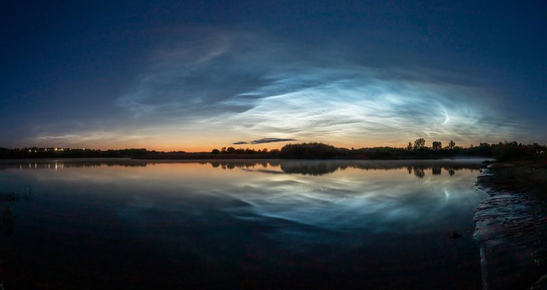 Облака, ночь, отражения, небо, вода, Киров, Вятка, тишина, природа, серебро, серебристые, лето, июль Яркие отражения фото превью